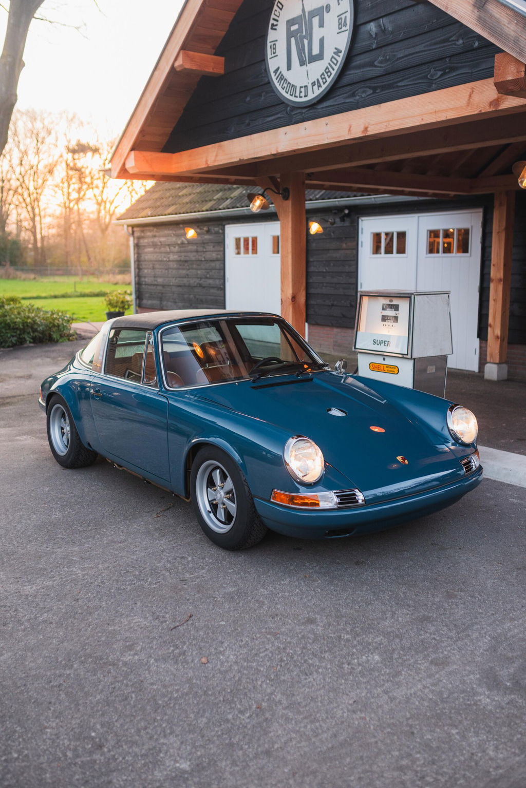 Porsche 911 Backdate