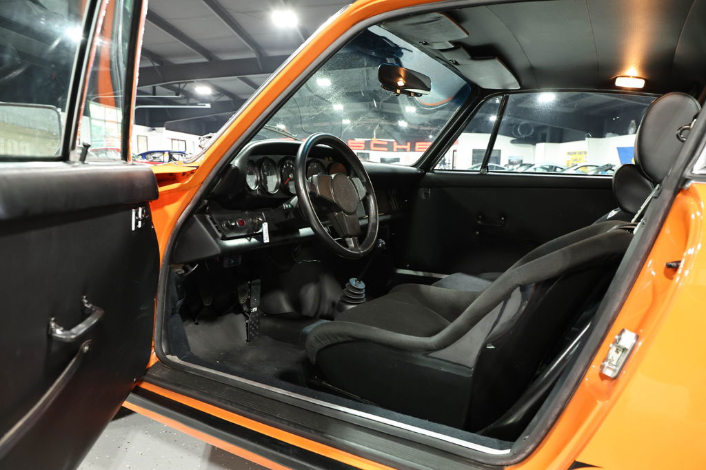 Porsche 911 Carrera 2.7