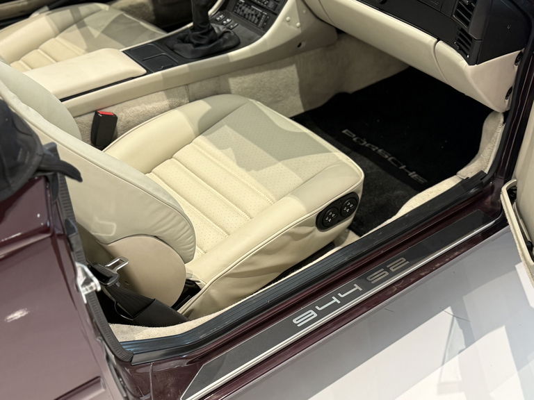Porsche 944 S2 Cabriolet