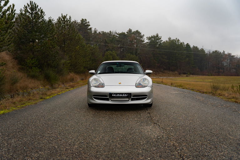 Porsche 996 Carrera 4
