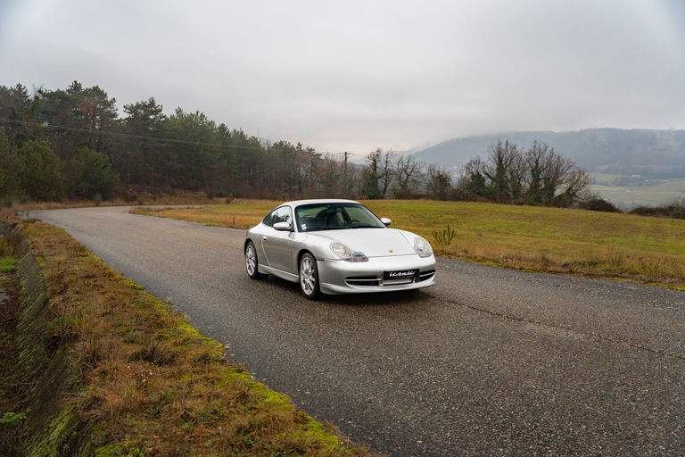 Porsche 996 Carrera 4