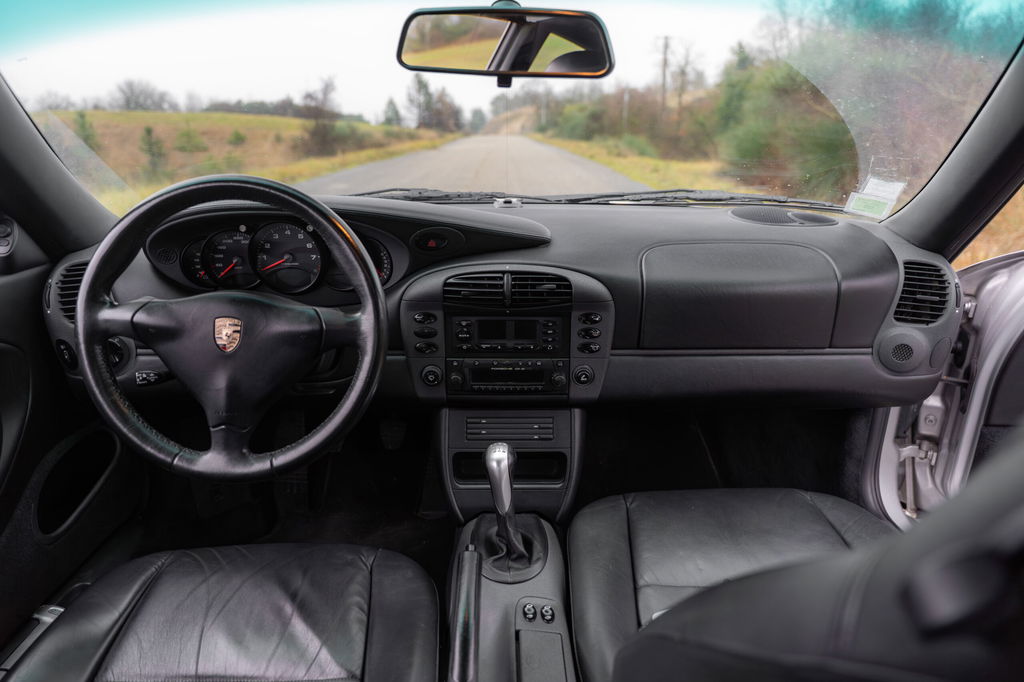 Porsche 996 Carrera 4