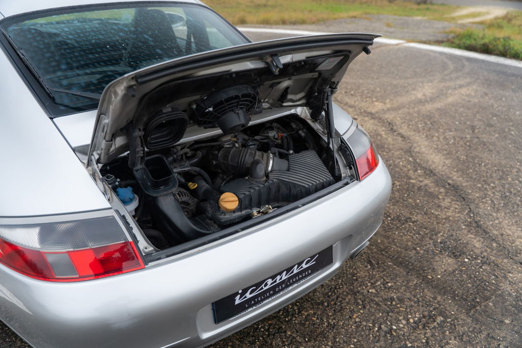 Porsche 996 Carrera 4