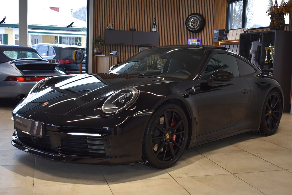 Porsche 992 Carrera 4S