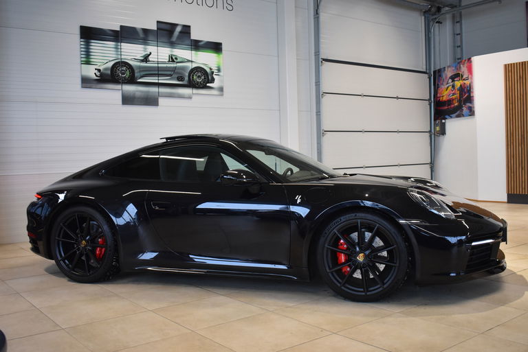 Porsche 992 Carrera 4S