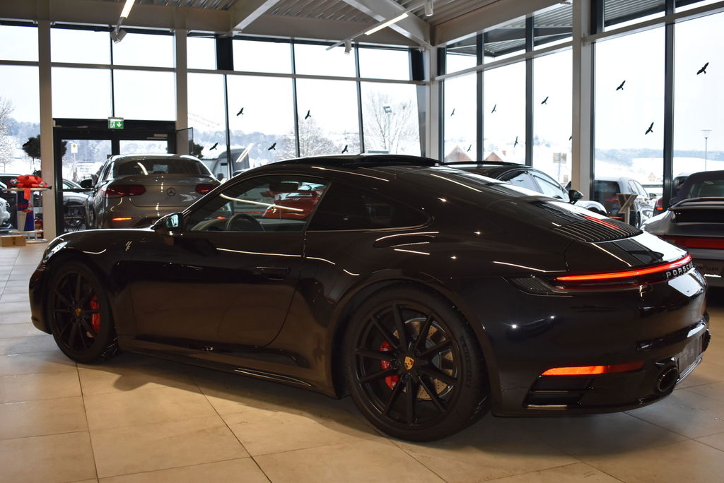 Porsche 992 Carrera 4S