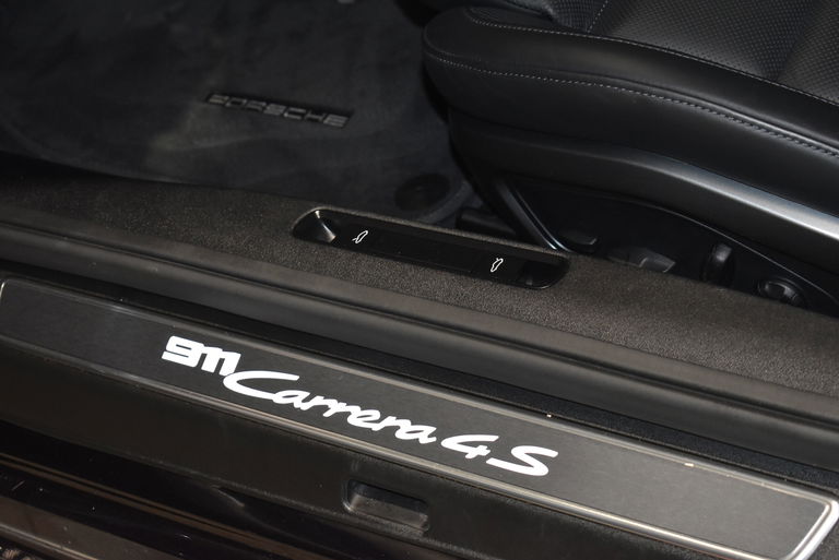 Porsche 992 Carrera 4S