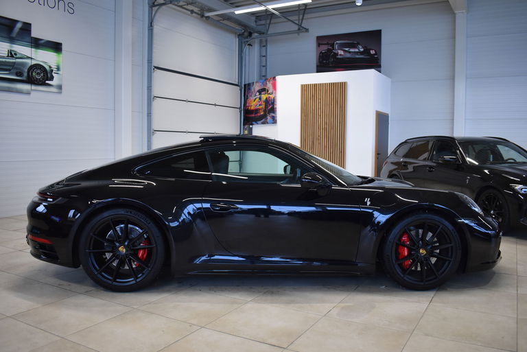 Porsche 992 Carrera 4S