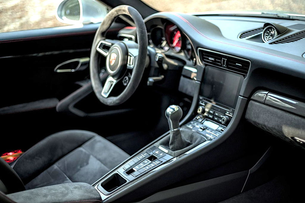 Porsche 991.2 Carrera GTS