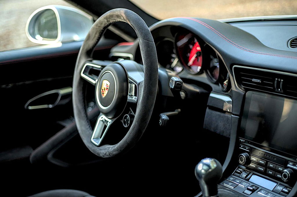 Porsche 991.2 Carrera GTS