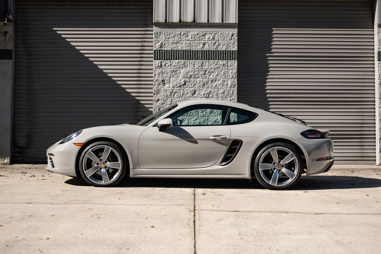 Porsche 718 Cayman