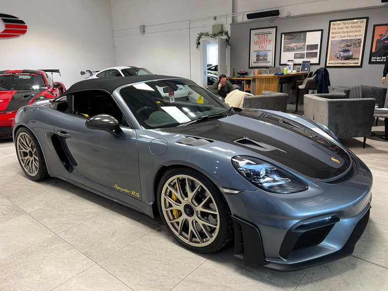 Porsche 718 Spyder RS