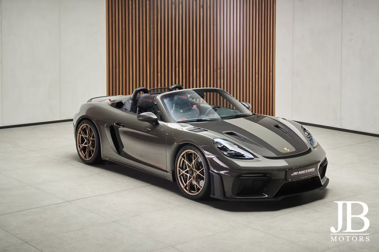 Porsche 718 Spyder RS