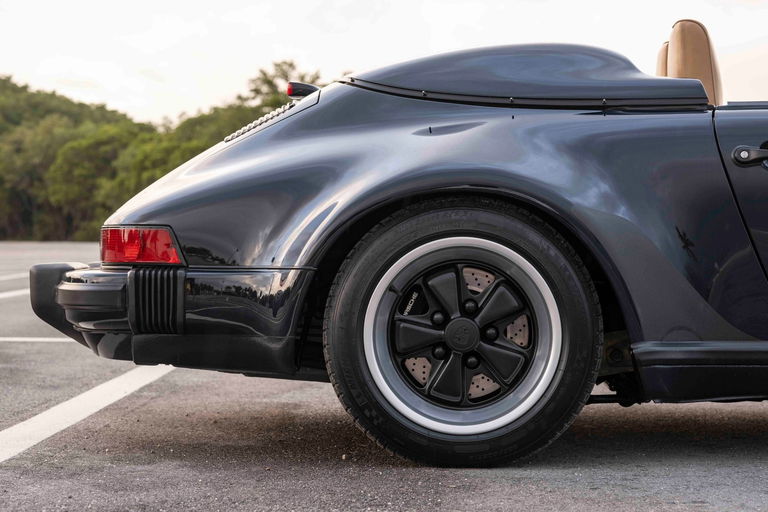 Porsche 911 Carrera 3.2 Speedster (US)