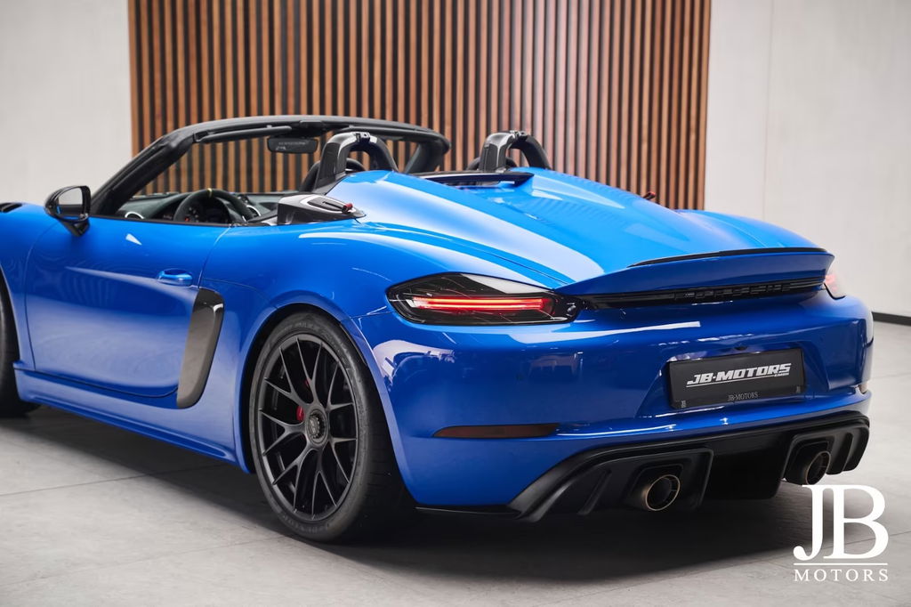 Porsche 718 Spyder RS