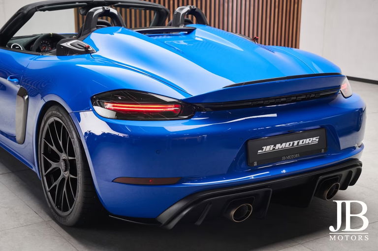 Porsche 718 Spyder RS