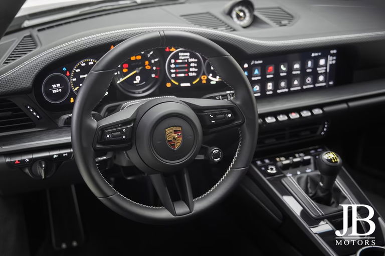 Porsche 992 GT3 Touring