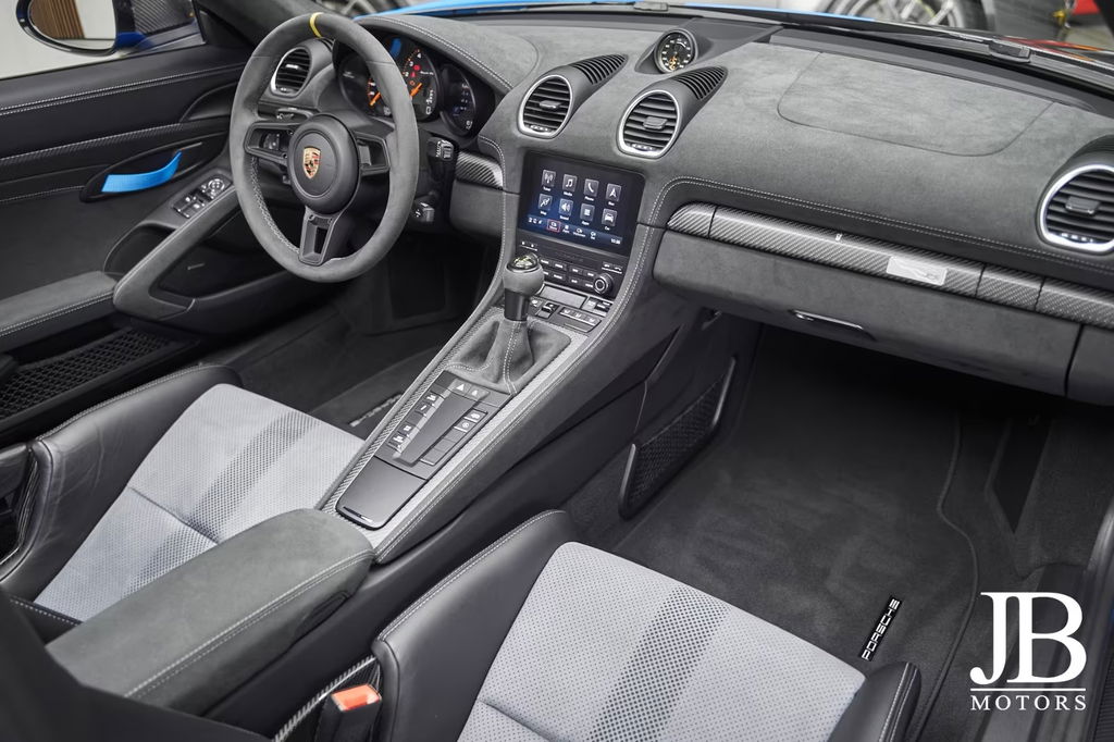 Porsche 718 Spyder RS