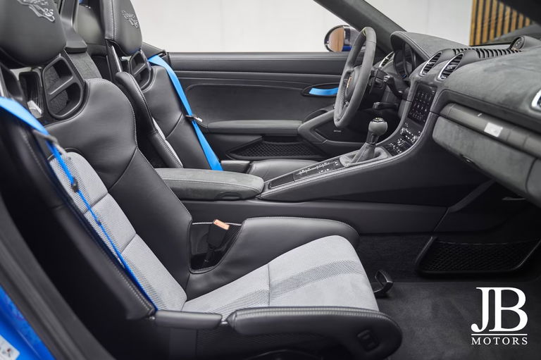 Porsche 718 Spyder RS