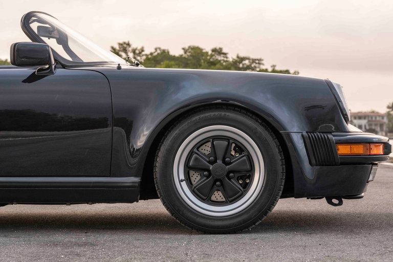 Porsche 911 Carrera 3.2 Speedster (US)