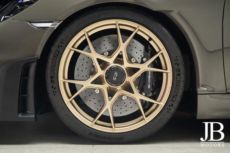 Porsche 718 Spyder RS