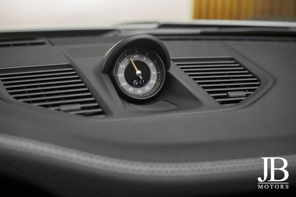 Porsche 992 GT3 Touring