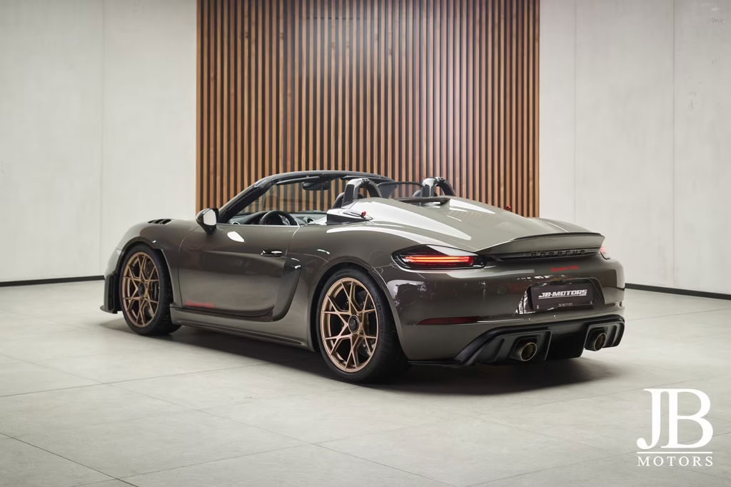 Porsche 718 Spyder RS