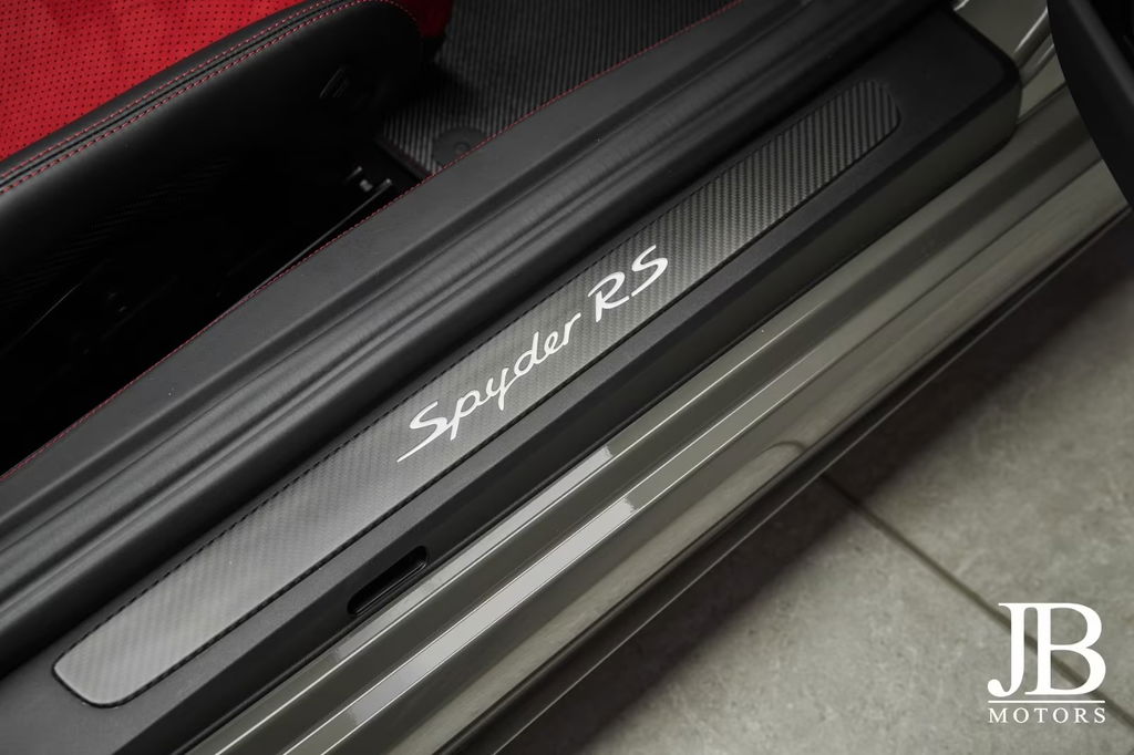 Porsche 718 Spyder RS