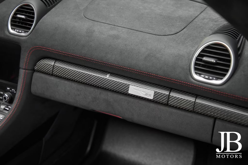 Porsche 718 Spyder RS