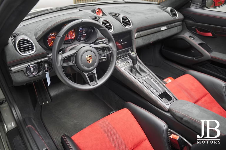 Porsche 718 Spyder RS