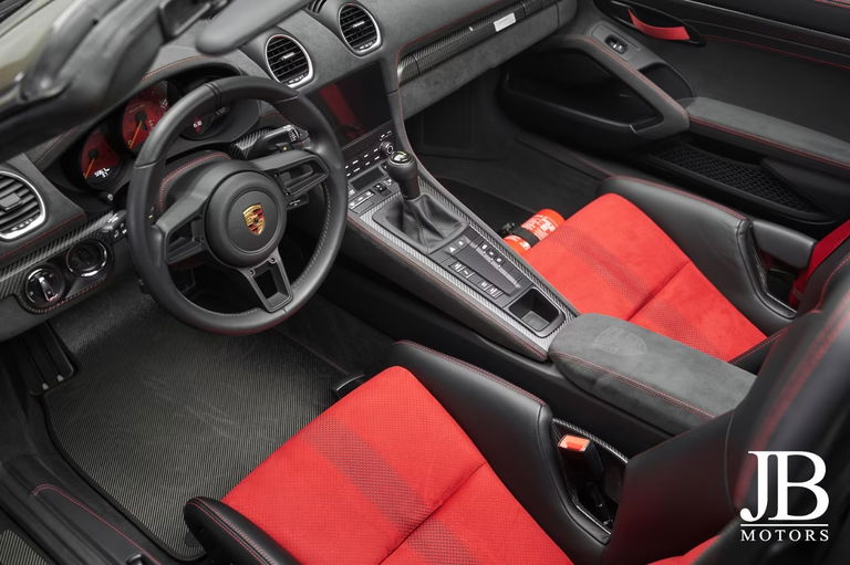 Porsche 718 Spyder RS