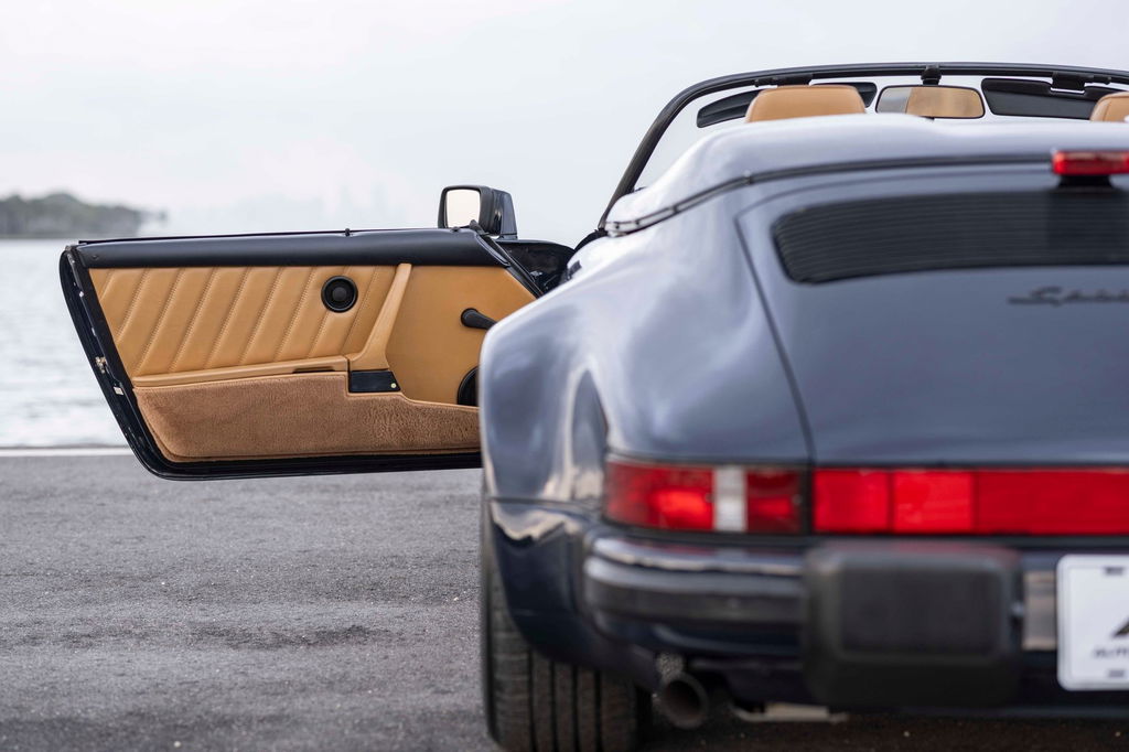 Porsche 911 Carrera 3.2 Speedster (US)