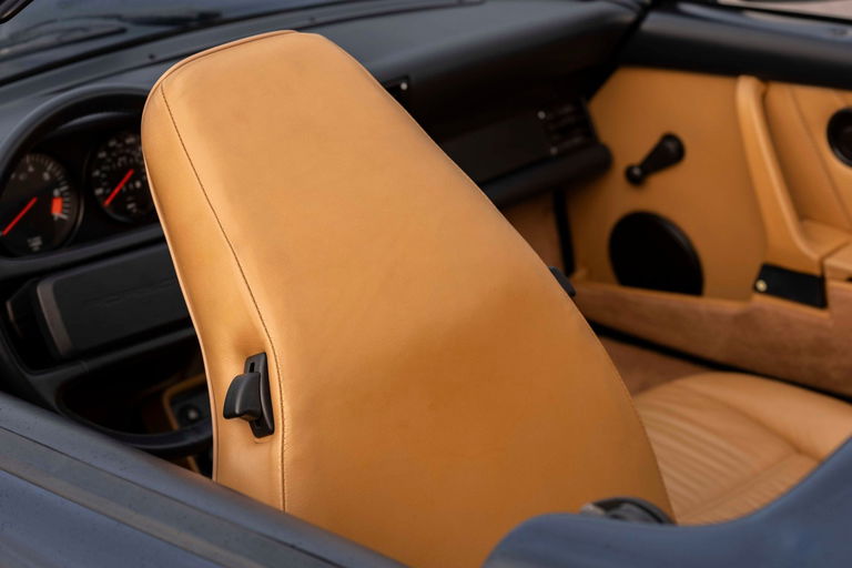 Porsche 911 Carrera 3.2 Speedster (US)