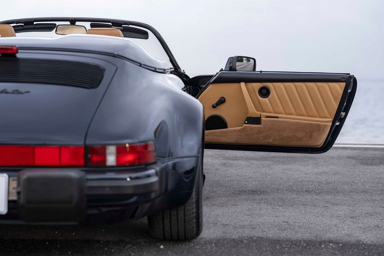 Porsche 911 Carrera 3.2 Speedster (US)
