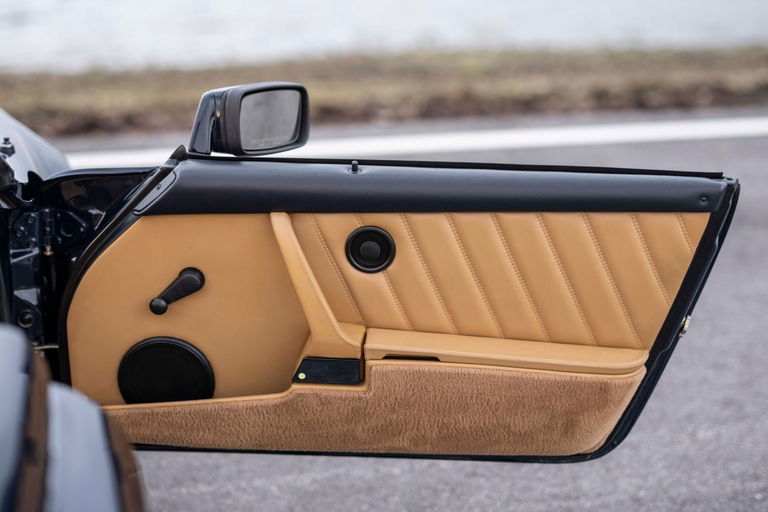 Porsche 911 Carrera 3.2 Speedster (US)