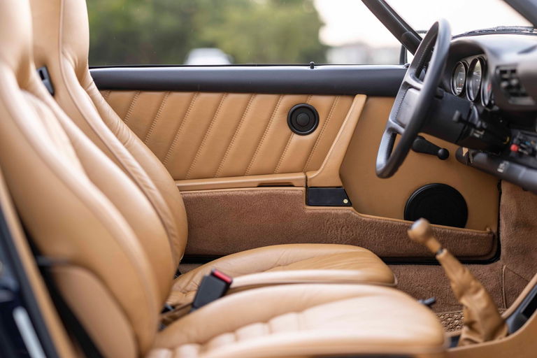 Porsche 911 Carrera 3.2 Speedster (US)