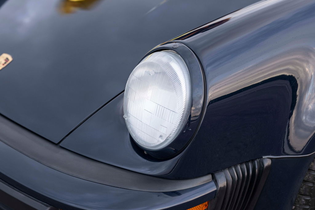 Porsche 911 Carrera 3.2 Speedster (US)