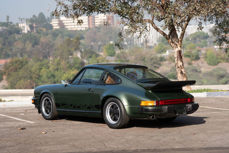 Porsche 911 Carrera 2.7