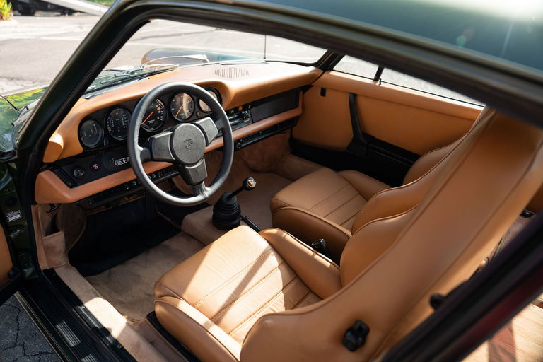 Porsche 911 Carrera 2.7