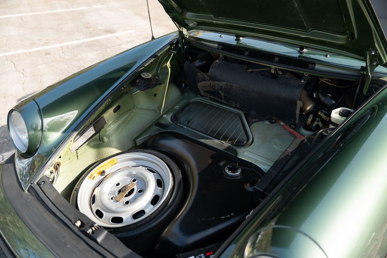 Porsche 911 Carrera 2.7