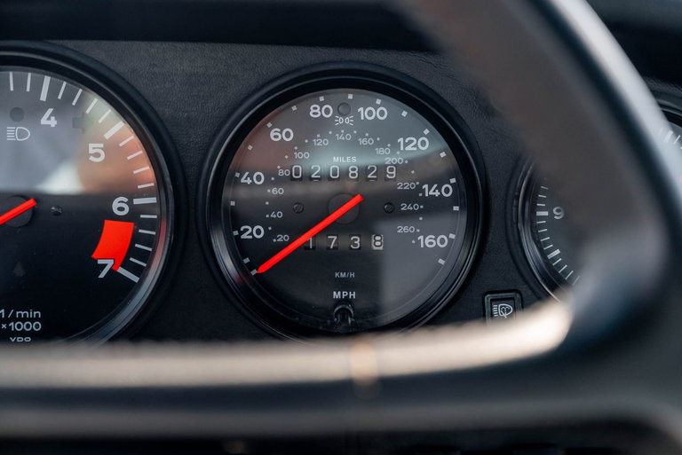 Porsche 911 Carrera 3.2 (US)