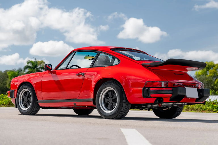 Porsche 911 Carrera 3.2 (US)