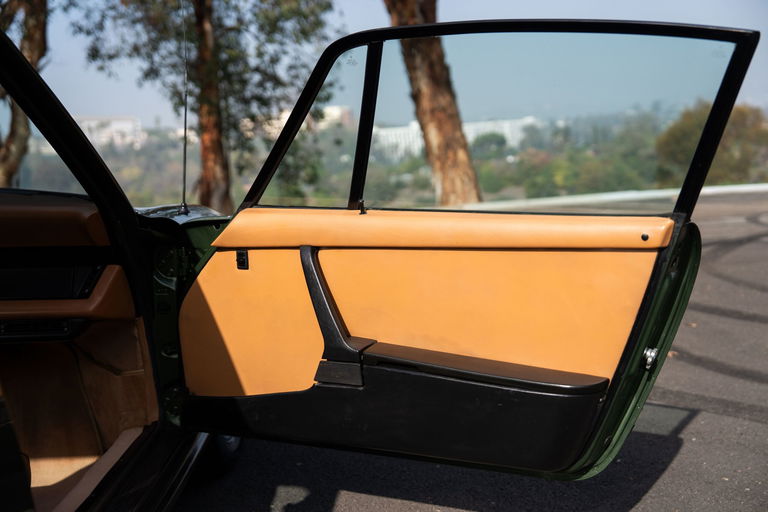 Porsche 911 Carrera 2.7