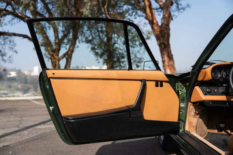 Porsche 911 Carrera 2.7