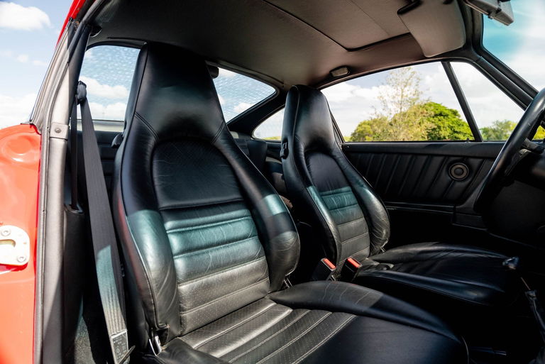 Porsche 911 Carrera 3.2 (US)