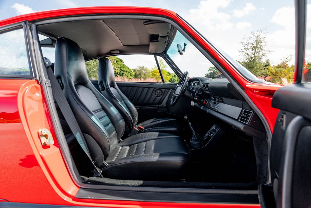 Porsche 911 Carrera 3.2 (US)