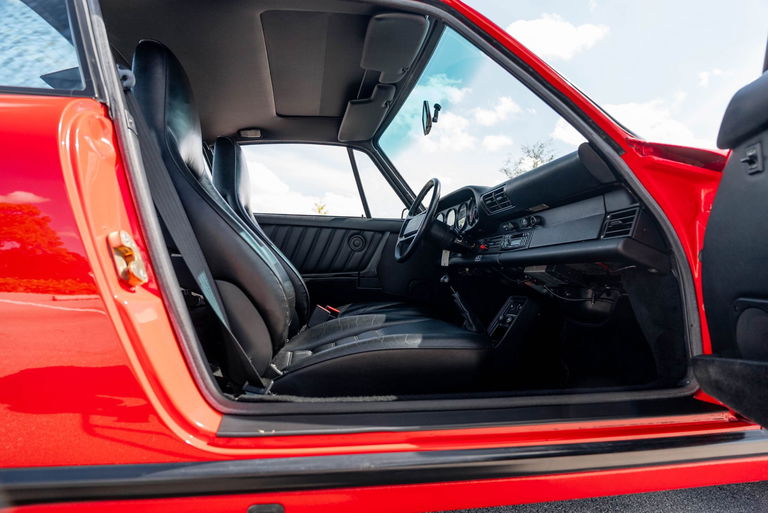 Porsche 911 Carrera 3.2 (US)