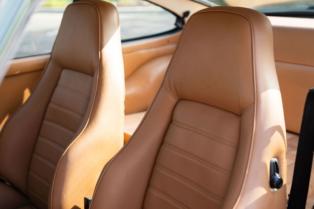 Porsche 911 Carrera 2.7