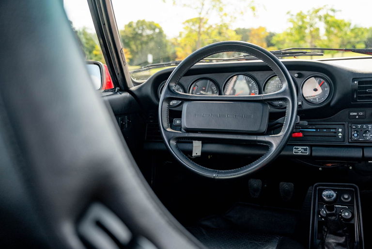 Porsche 911 Carrera 3.2 (US)
