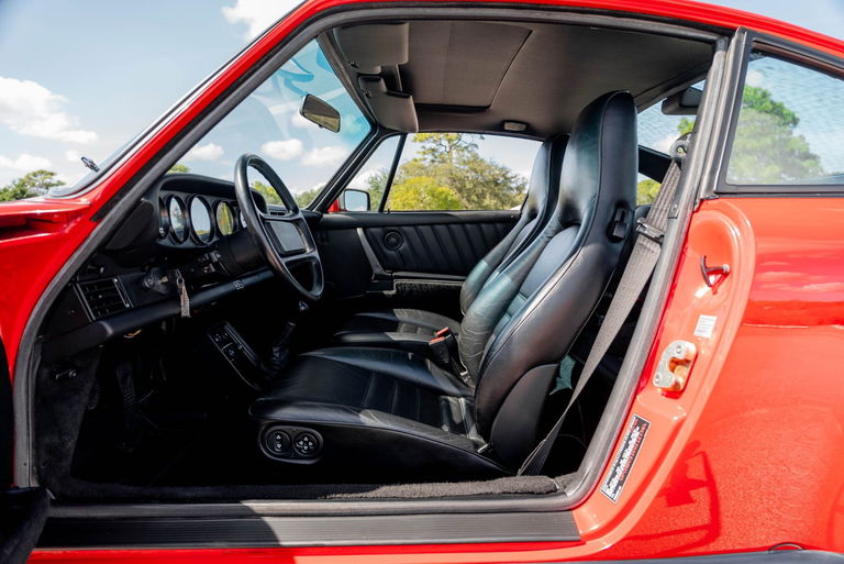 Porsche 911 Carrera 3.2 (US)